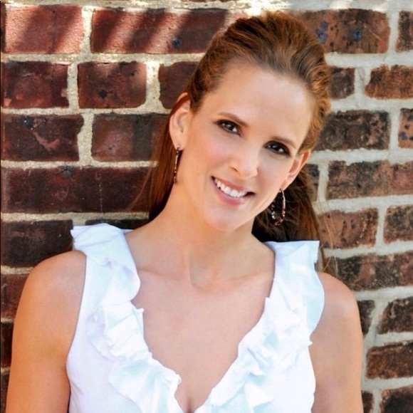 Meet your Posher, Leslie - Picture 1 of 1